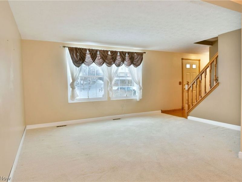 220 Wae Trail, Cortland, OH 44410 Photo 5