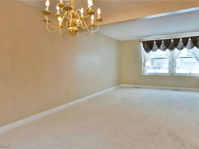 220 Wae Trail, Cortland, OH 44410 Photo 8