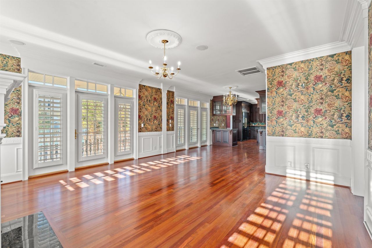 101 Greenwich Dr. Photo 11