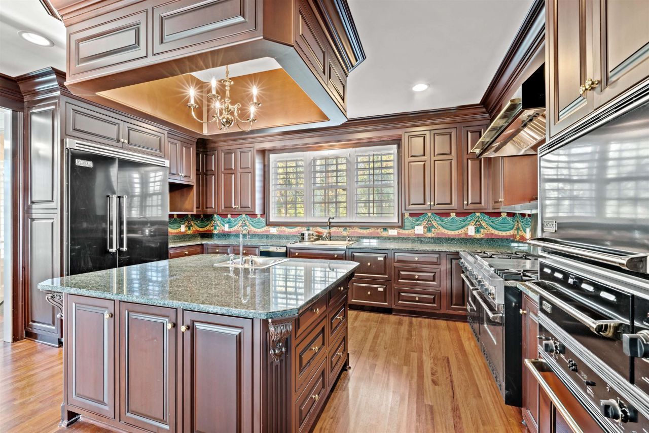 101 Greenwich Dr. Photo 13