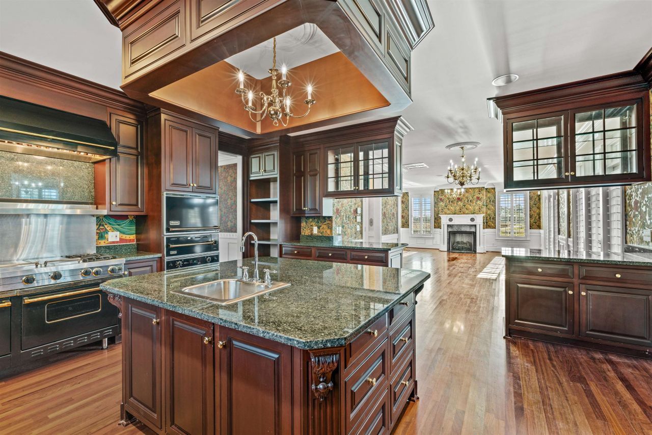 101 Greenwich Dr. Photo 4