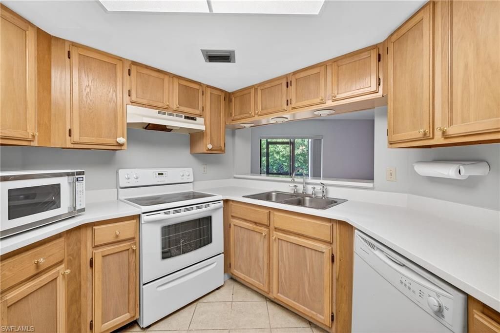 9635 Eaton Gardens Ln, Unit 104, Fort Myers, FL 33919 Photo