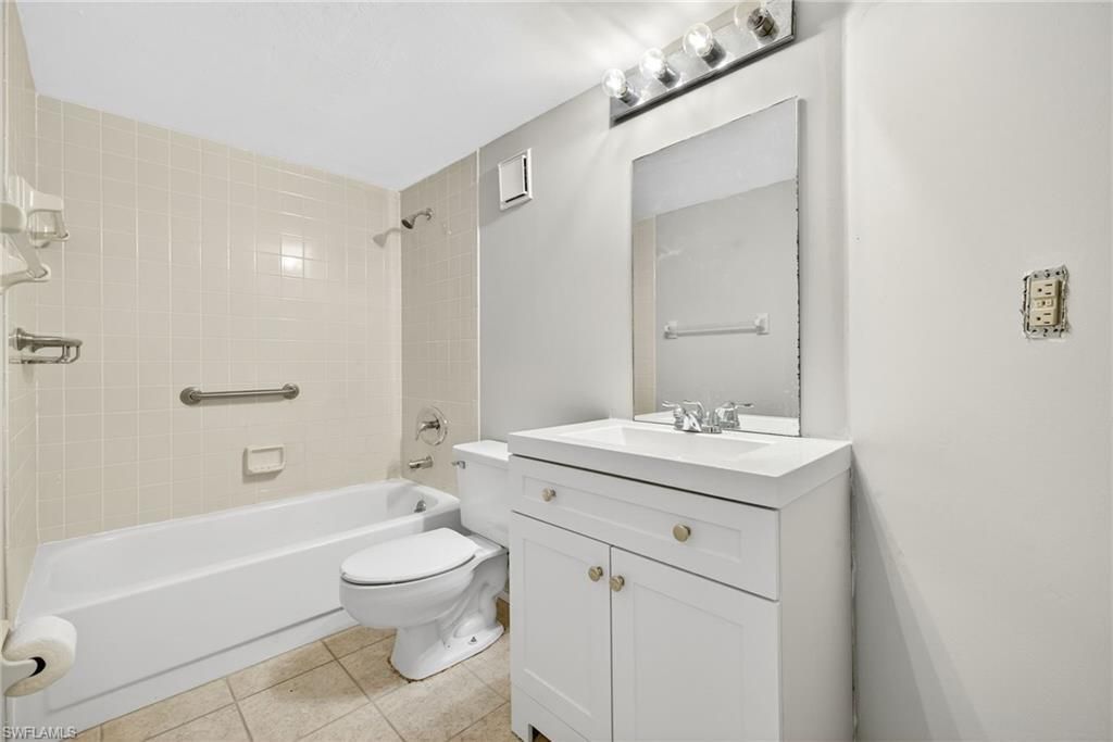 9635 Eaton Gardens Ln, Unit 104, Fort Myers, FL 33919 Photo