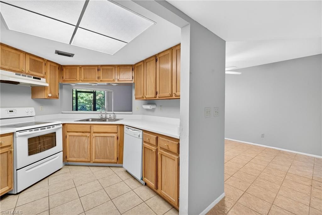 9635 Eaton Gardens Ln, Unit 104, Fort Myers, FL 33919 Photo