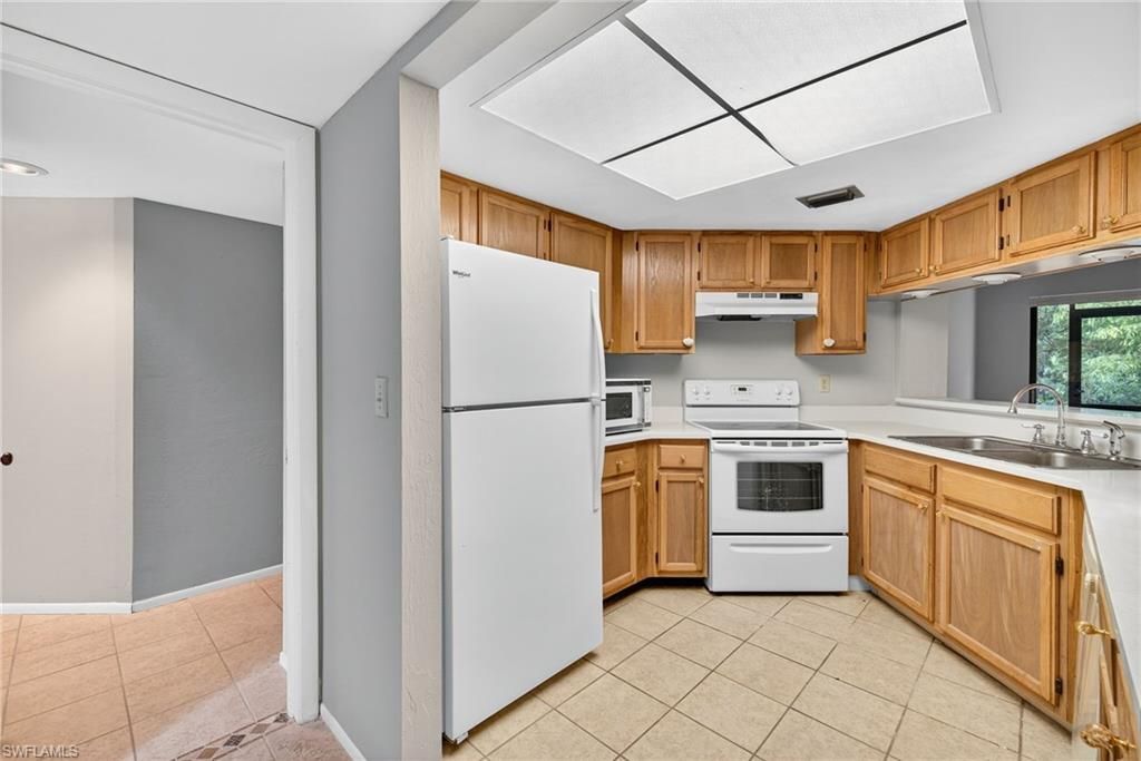 9635 Eaton Gardens Ln, Unit 104, Fort Myers, FL 33919 Photo