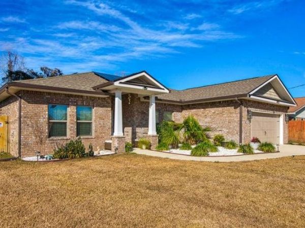 2 W Casa Loma Drive, Mary Esther, FL 32569