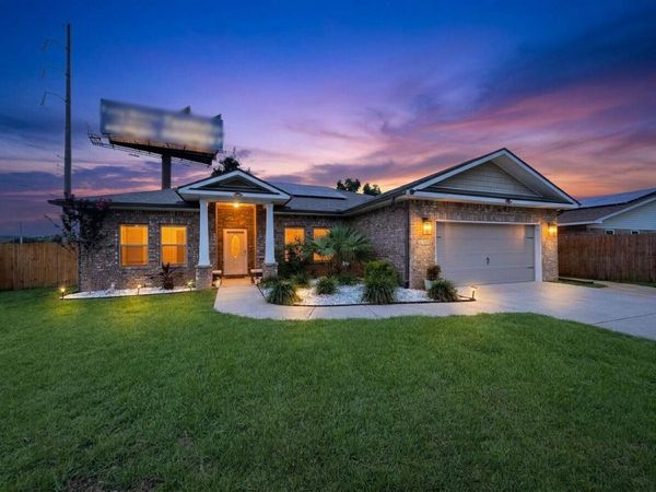 2 W Casa Loma Drive, Mary Esther, FL 32569