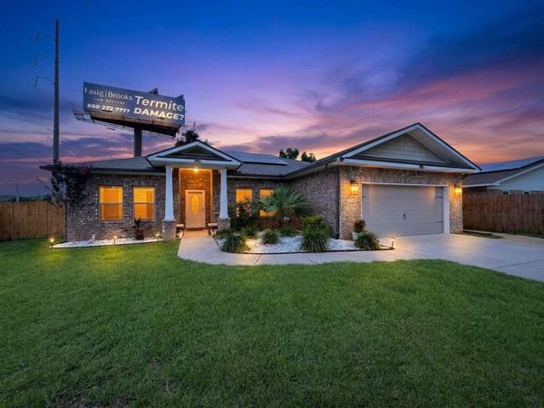 2 W Casa Loma Drive, Mary Esther, FL 32569