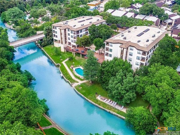 401 W Lincoln Street, Unit A101, New Braunfels, TX 78130