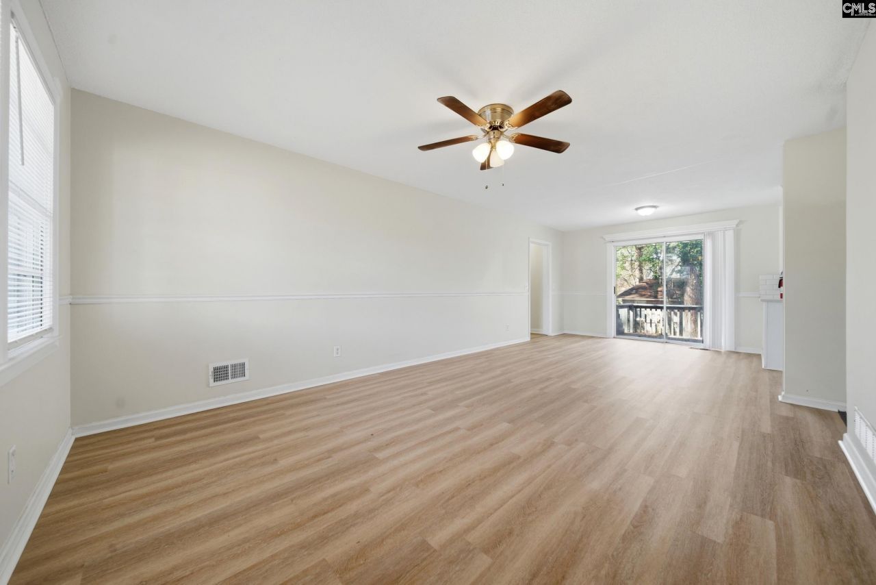 120 Kelly Ct Photo 5