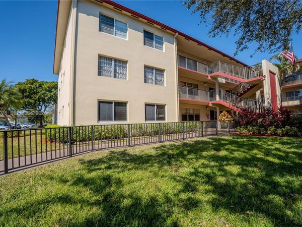 251 SW 134th Way, Unit 302M, Pembroke Pines, FL 33027