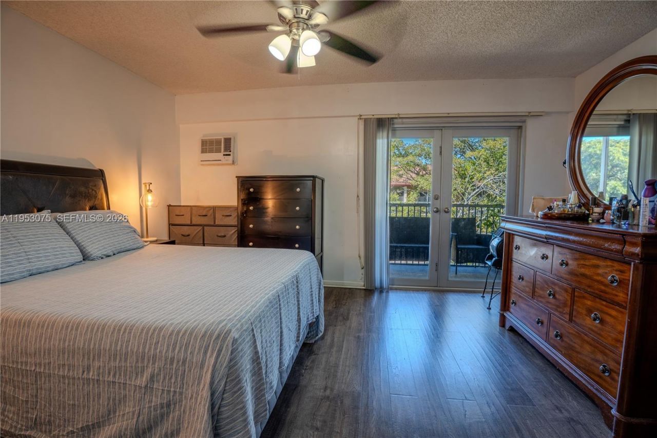 251 SW 134th Way, Unit 302M, Pembroke Pines, FL 33027 Photo