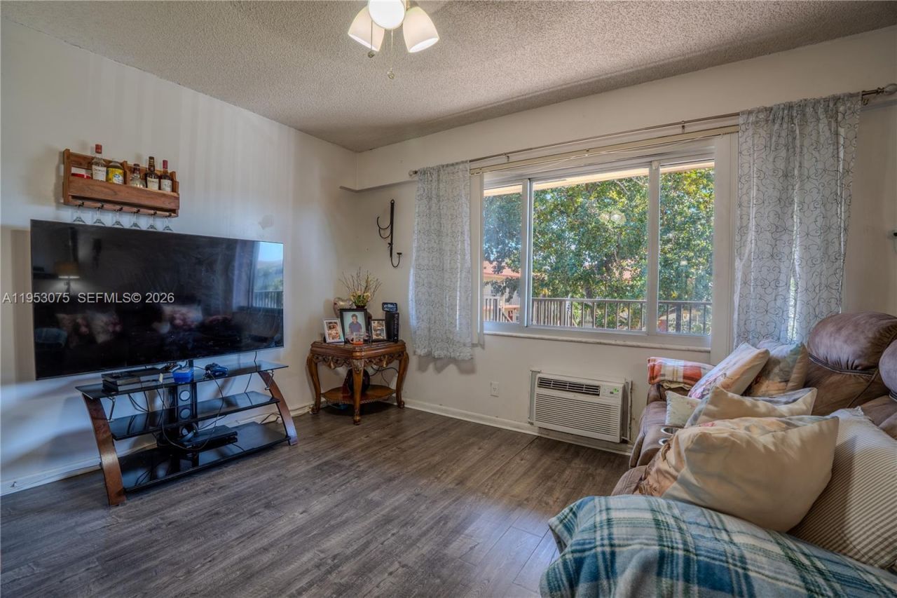 251 SW 134th Way, Unit 302M, Pembroke Pines, FL 33027 Photo