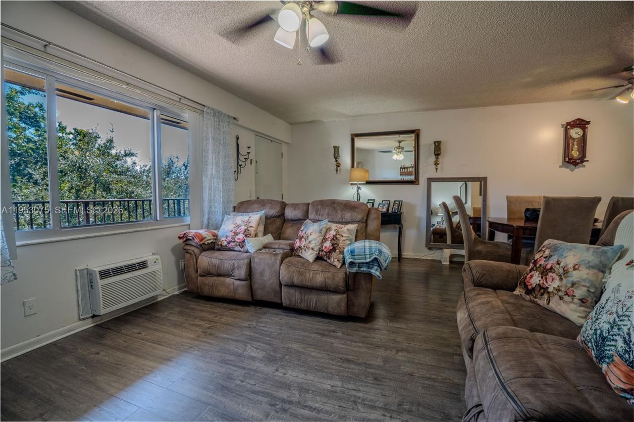 251 SW 134th Way, Unit 302M, Pembroke Pines, FL 33027 Photo