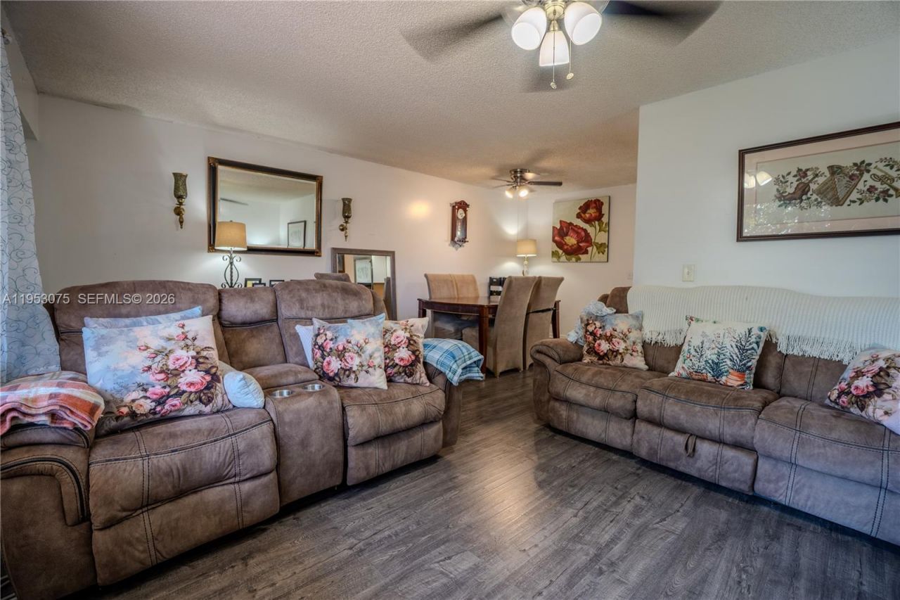 251 SW 134th Way, Unit 302M, Pembroke Pines, FL 33027 Photo