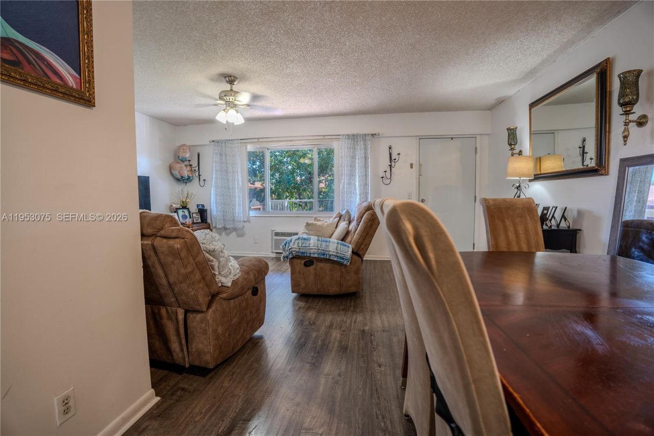 251 SW 134th Way, Unit 302M, Pembroke Pines, FL 33027 Photo