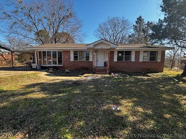 701 Oak Street, Muldrow, OK 74948