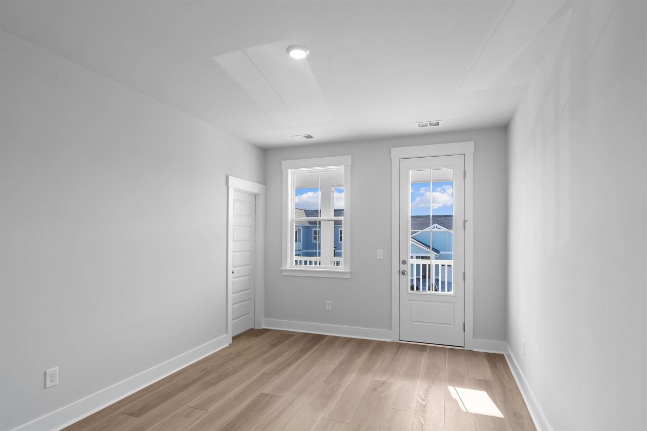 216 Atlantic Breeze St. Photo 6