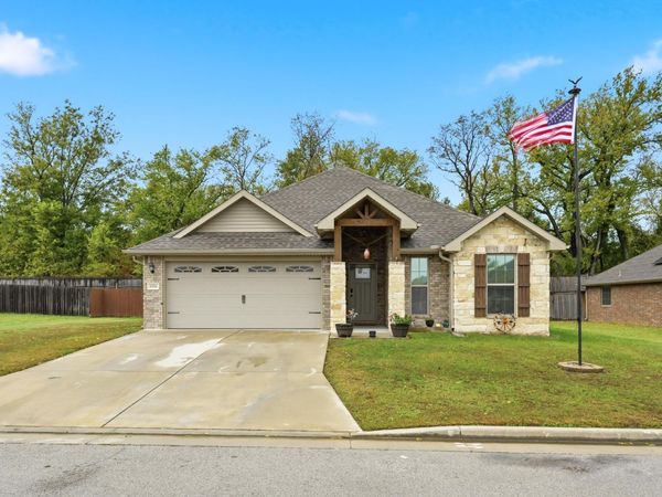 1104 Lakeview Drive, Webb City, MO 64870