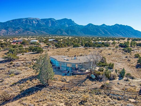 25 Placitas West Road, Placitas, NM 87043