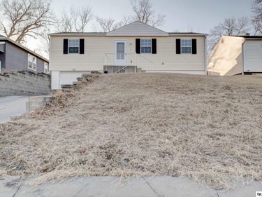 3866 N 65th Street, Omaha, NE 68104