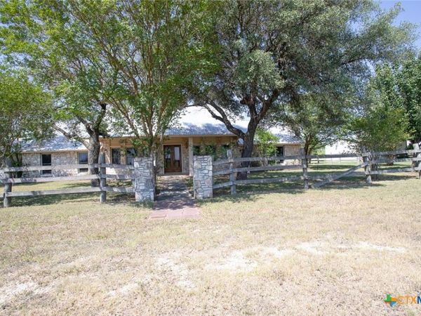4692 River Road , Martindale, TX 78655