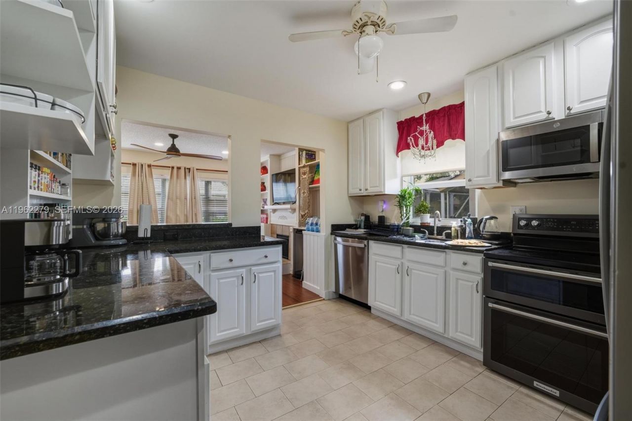 10308 Greenbriar Ct, Boca Raton, FL 33498 Photo