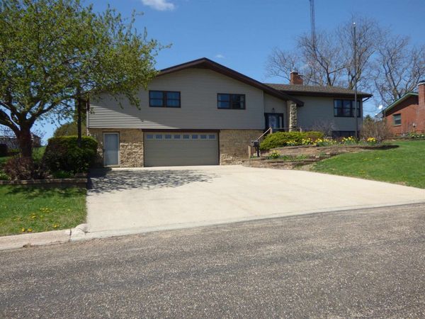 532 S Ward Street, STOCKTON, IL 61085