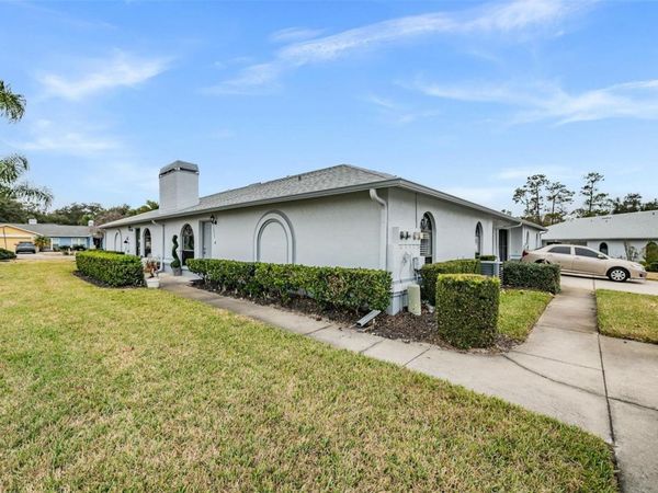 23205 CLUB VILLAS DRIVE, Unit 30, LAND O LAKES, FL 34639
