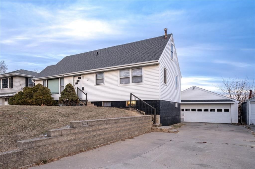 1625 11th Street Nw, Cedar Rapids, IA 52405 Main Photo