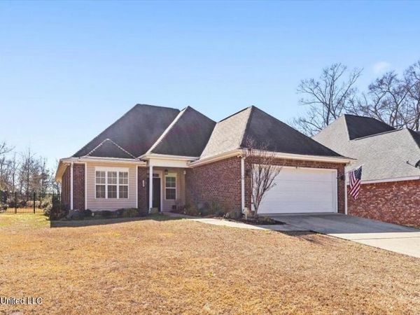 108 Pointe Drive, Summit, MS 39666