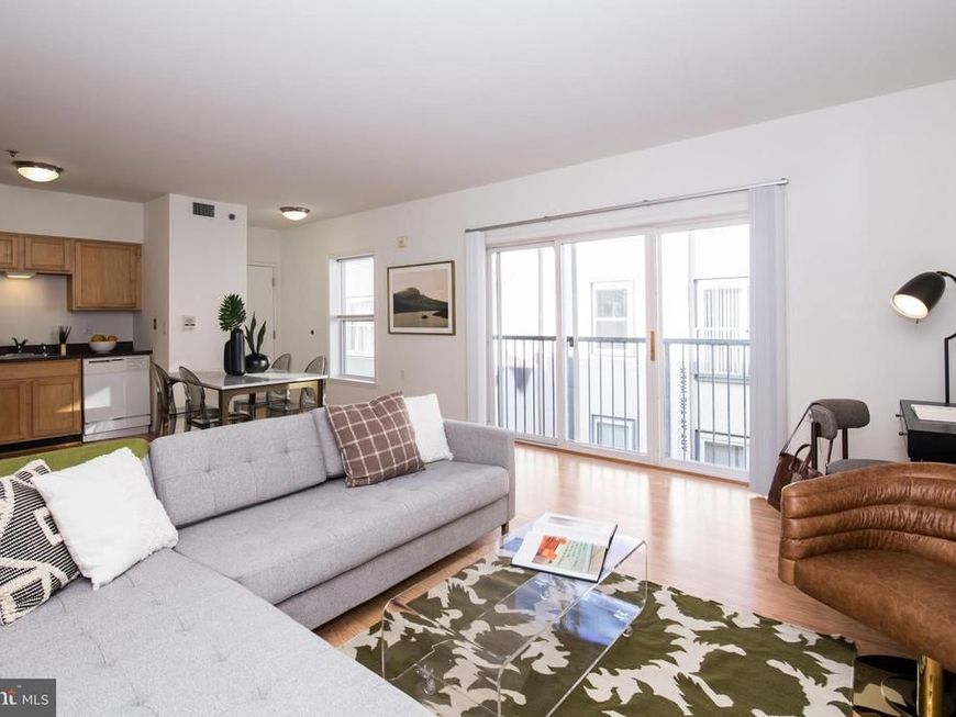 1030 N 2nd St, Unit 203, Philadelphia, PA 19123 Main Photo