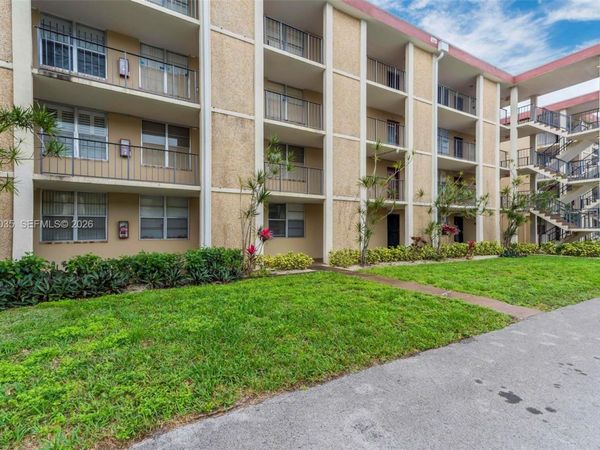 2649 NW 48th Ter , Unit 130, Lauderdale Lakes, FL 33313