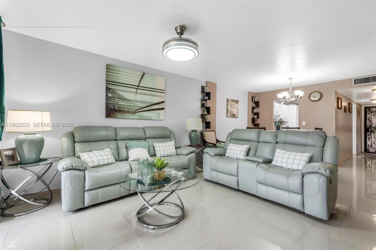 2649 NW 48th Ter , Unit 130, Lauderdale Lakes, FL 33313 Photo