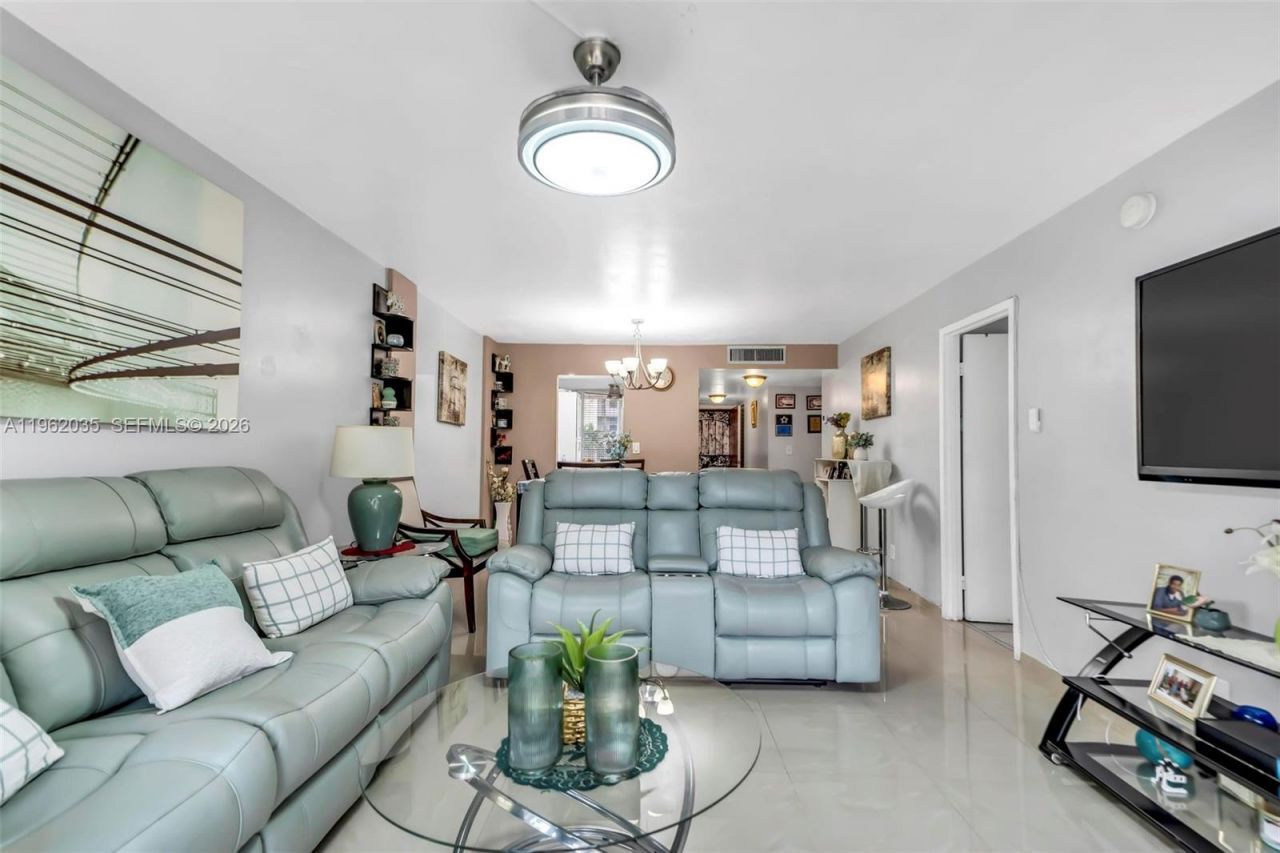 2649 NW 48th Ter , Unit 130, Lauderdale Lakes, FL 33313 Photo