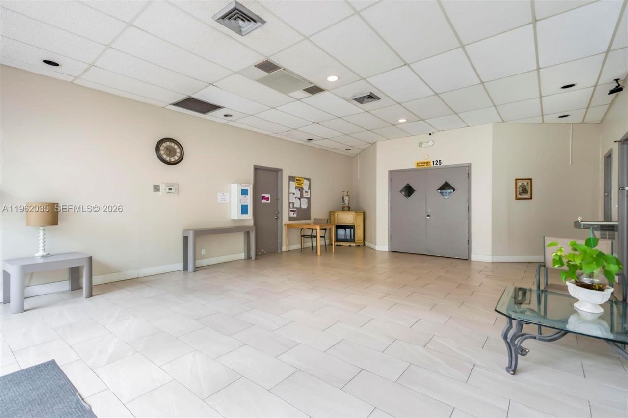 2649 NW 48th Ter , Unit 130, Lauderdale Lakes, FL 33313 Photo