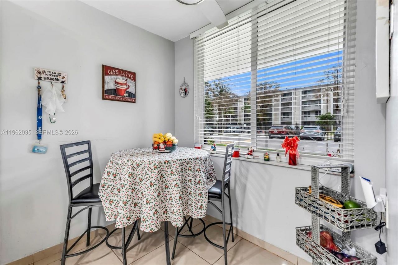 2649 NW 48th Ter , Unit 130, Lauderdale Lakes, FL 33313 Photo