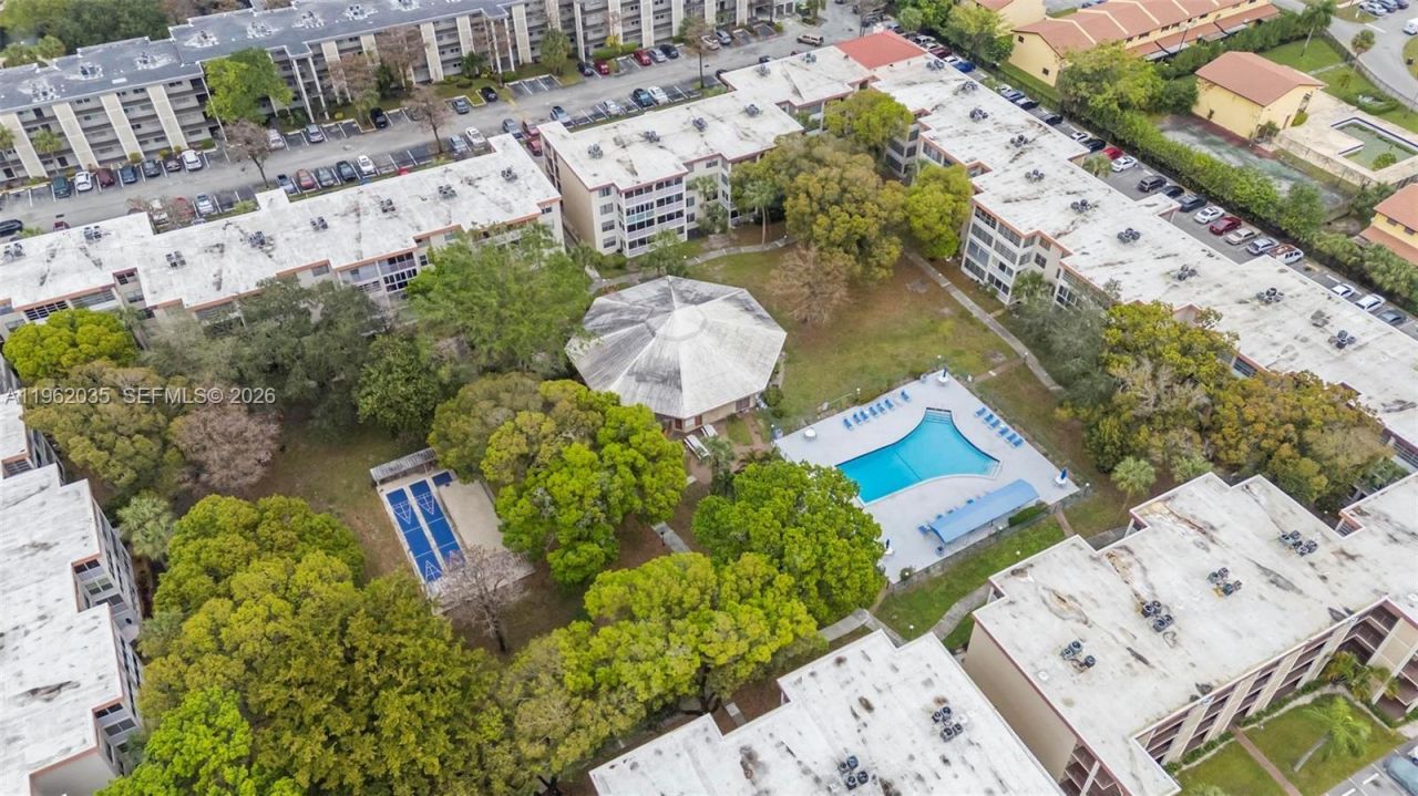 2649 NW 48th Ter , Unit 130, Lauderdale Lakes, FL 33313 Photo