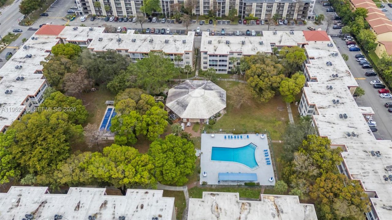 2649 NW 48th Ter , Unit 130, Lauderdale Lakes, FL 33313 Photo