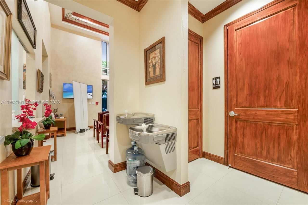 135 San Lorenzo Ave , Unit 100, Coral Gables, FL 33146 Photo