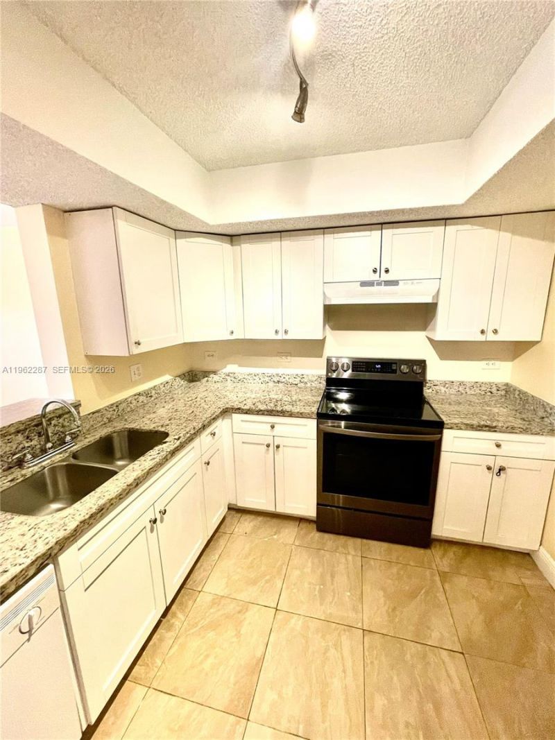 3690 N 56th Ave , Unit 921, Hollywood, FL 33021 Photo