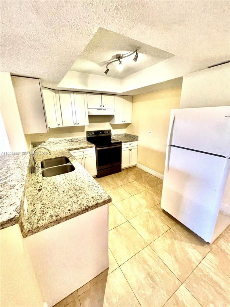 3690 N 56th Ave , Unit 921, Hollywood, FL 33021 Photo