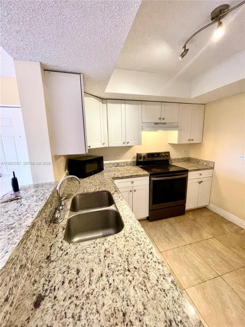 3690 N 56th Ave , Unit 921, Hollywood, FL 33021 Photo