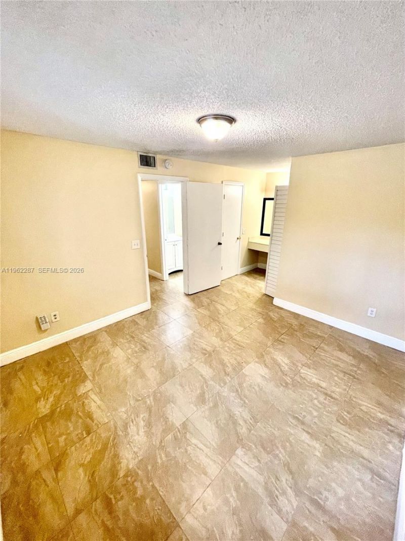 3690 N 56th Ave , Unit 921, Hollywood, FL 33021 Photo