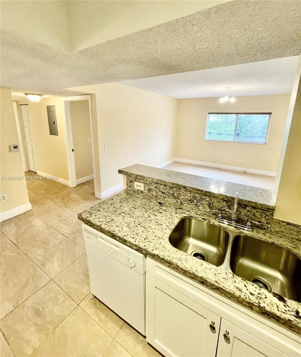 3690 N 56th Ave , Unit 921, Hollywood, FL 33021 Photo