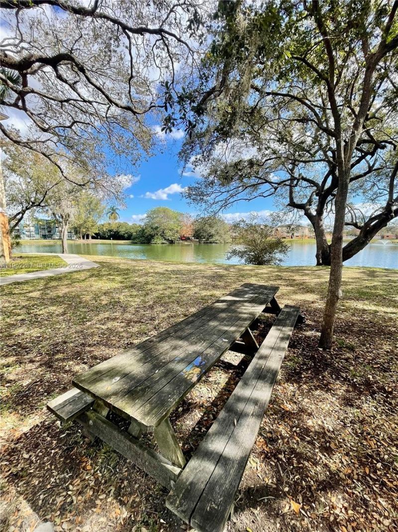 3690 N 56th Ave , Unit 921, Hollywood, FL 33021 Photo