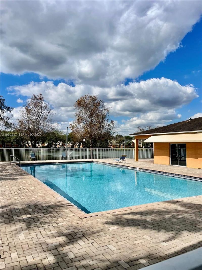 3690 N 56th Ave , Unit 921, Hollywood, FL 33021 Photo