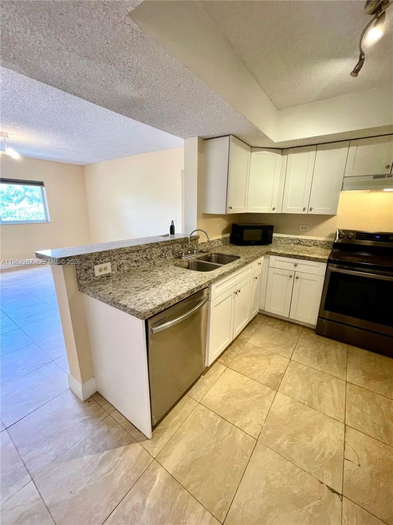 3690 N 56th Ave , Unit 921, Hollywood, FL 33021 Photo