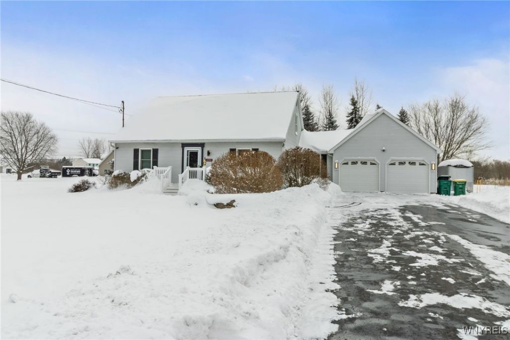 6338 Hamm Road, Lockport, NY 14094 Main Photo