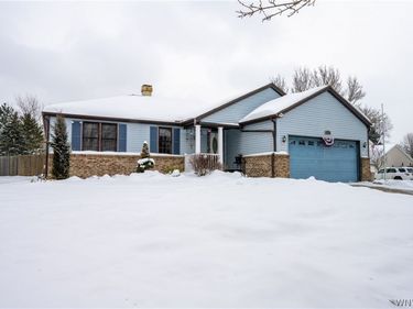 43 Larkspur Lane, Buffalo, NY 14228